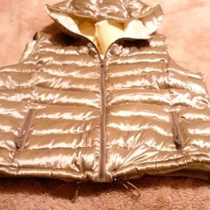 Bernardo GooseDown Vest Coat with Hood Almost new.